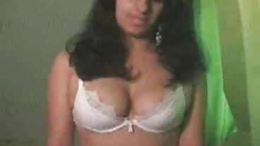 ස්මට් රූකඩයේ ලස්සන බ්‍රිට්නි ස්ටීවන්ස් සමඟ වාචික චිත්‍රපටය