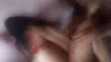 පර්ව් නගරයේ සිට සරාගී Paige Owens සමඟ මිල්ෆ් ස්මට්