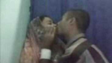 Babes.Com වෙතින් උද්යෝගිමත් Natalie Knight සමග Handjob කාමුක දර්ශන