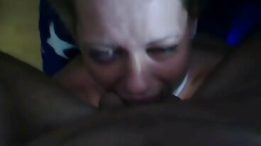 LetsDoeIt වෙතින් නියම Claudia Macc සමඟ Handjob කාමුක දර්ශන