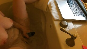 Perv City වෙතින් සරාගී Paisley Porter සමඟ Blowjob කාමුක දර්ශන
